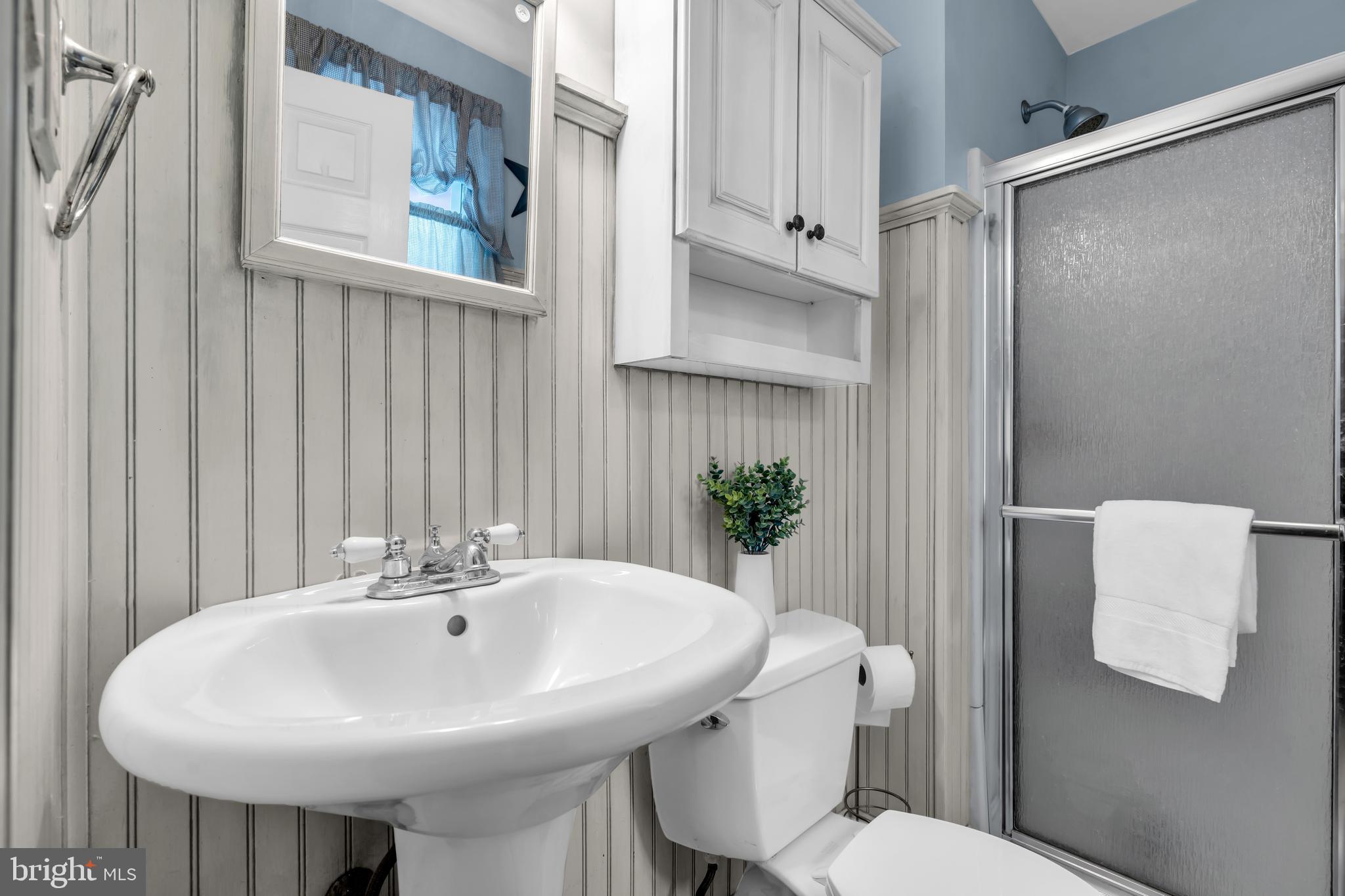 43 Morgan Road Aston, PA 19014 - Photo 17 of 30 Primary Suite Bath