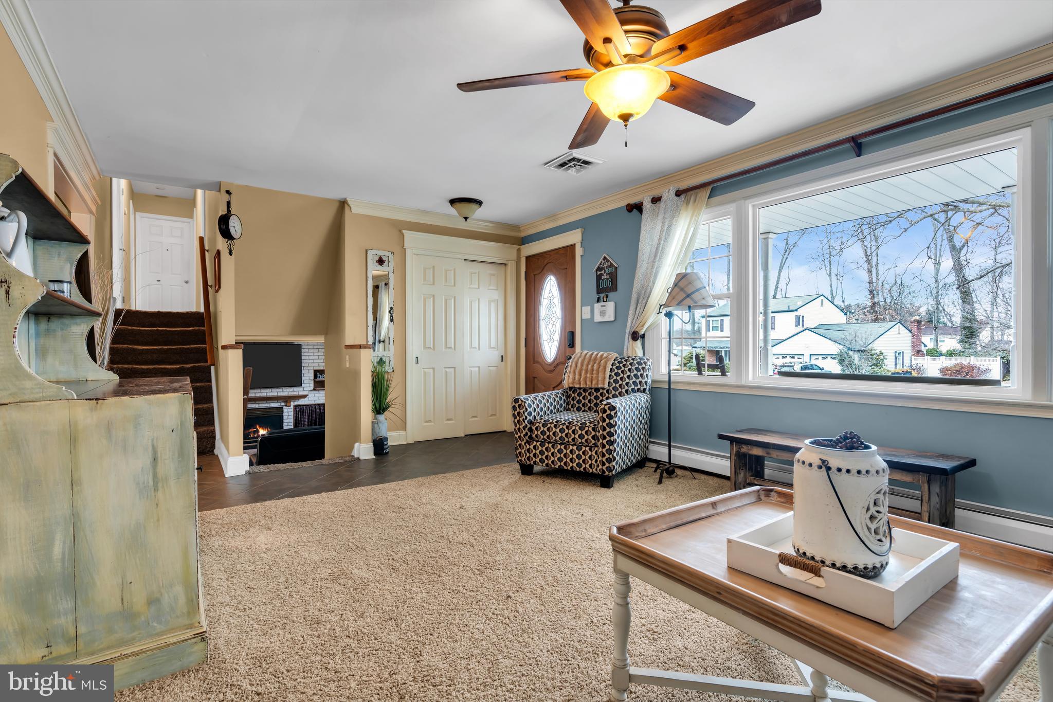 43 Morgan Road Aston, PA 19014 - Photo 4 of 30 Living Room