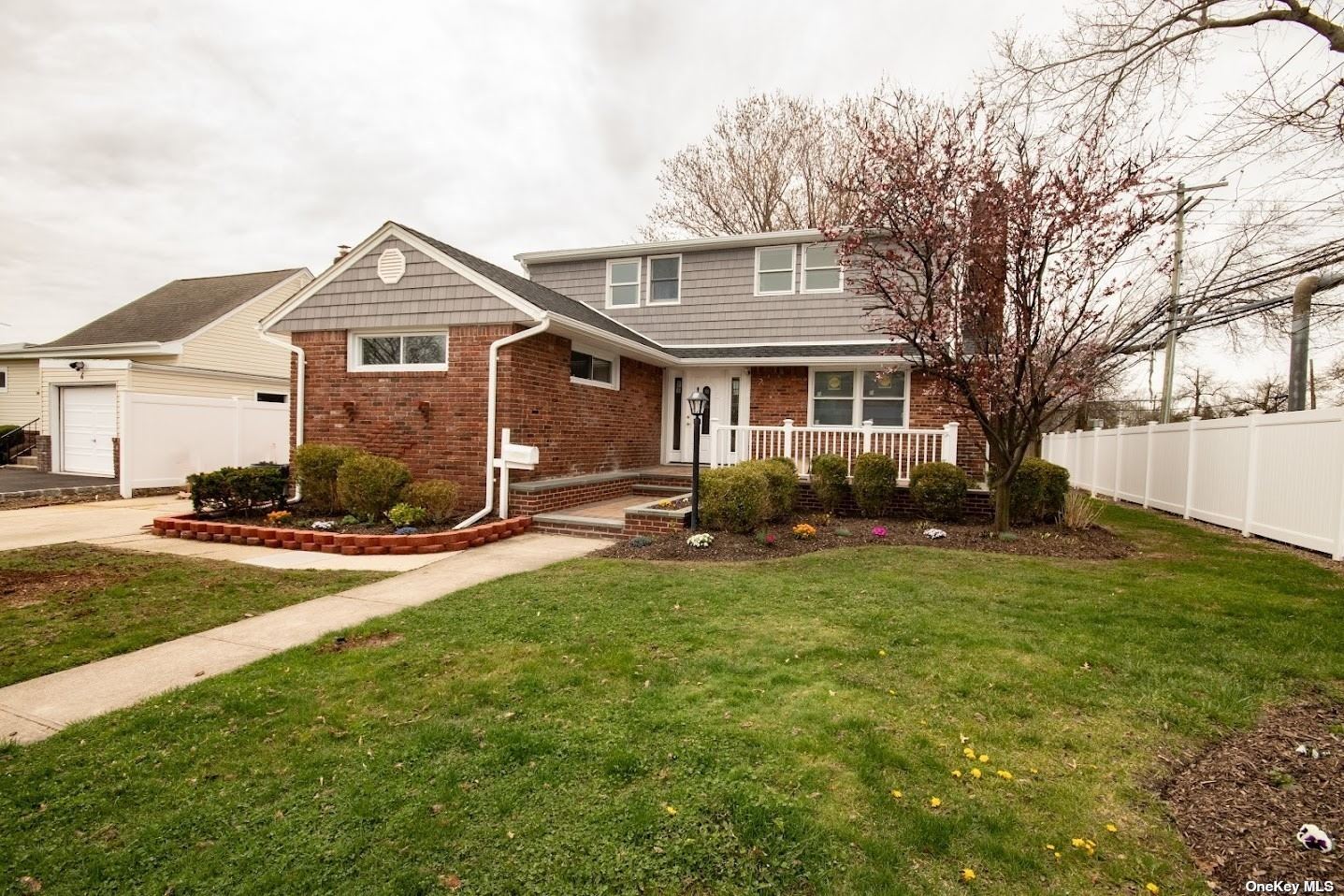 2 Lincoln Gate, Unit GATE Plainview, NY 11803 - Photo 1 of 1