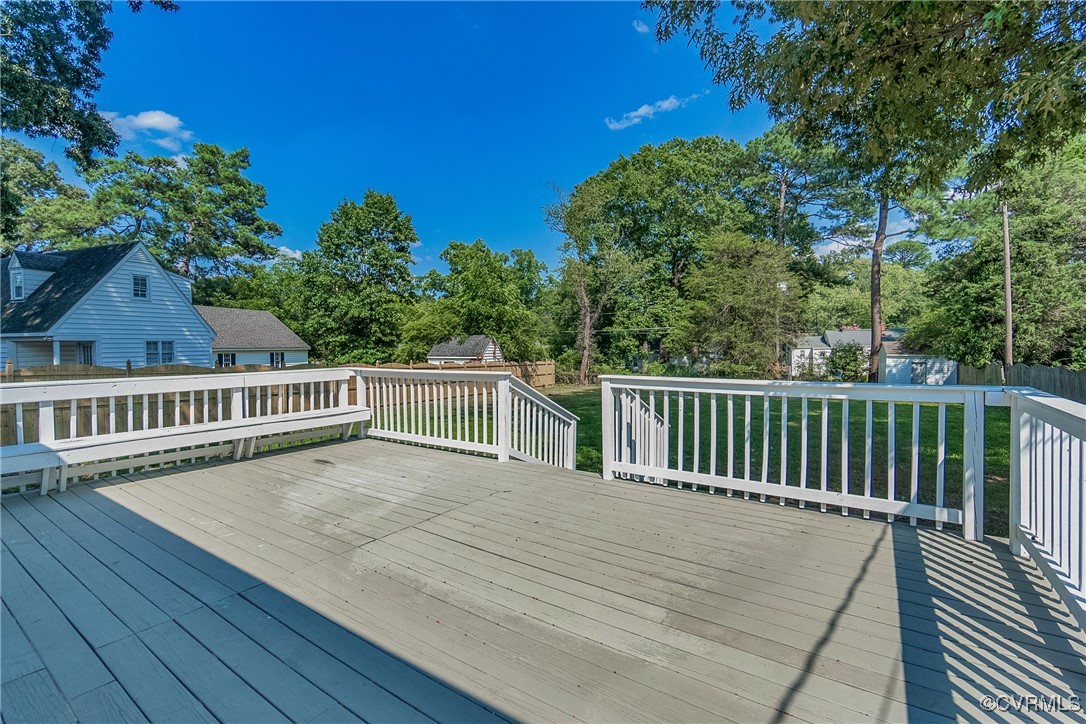 1507 Foster Road Richmond, VA 23226 - Photo 14 of 16 a balcony with wooden floor and fence