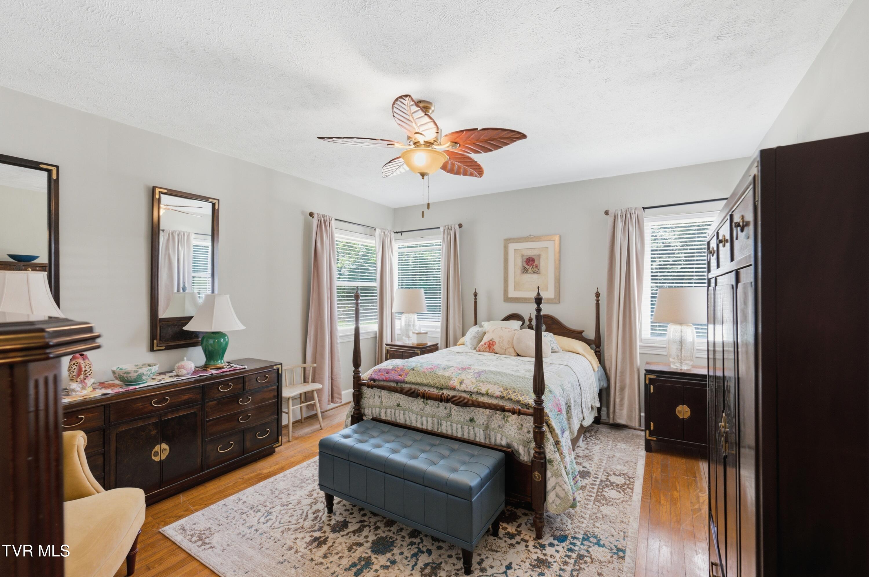 545 Green Hill Road Bristol, VA 24201 - Photo 29 of 60 DSC_0513
