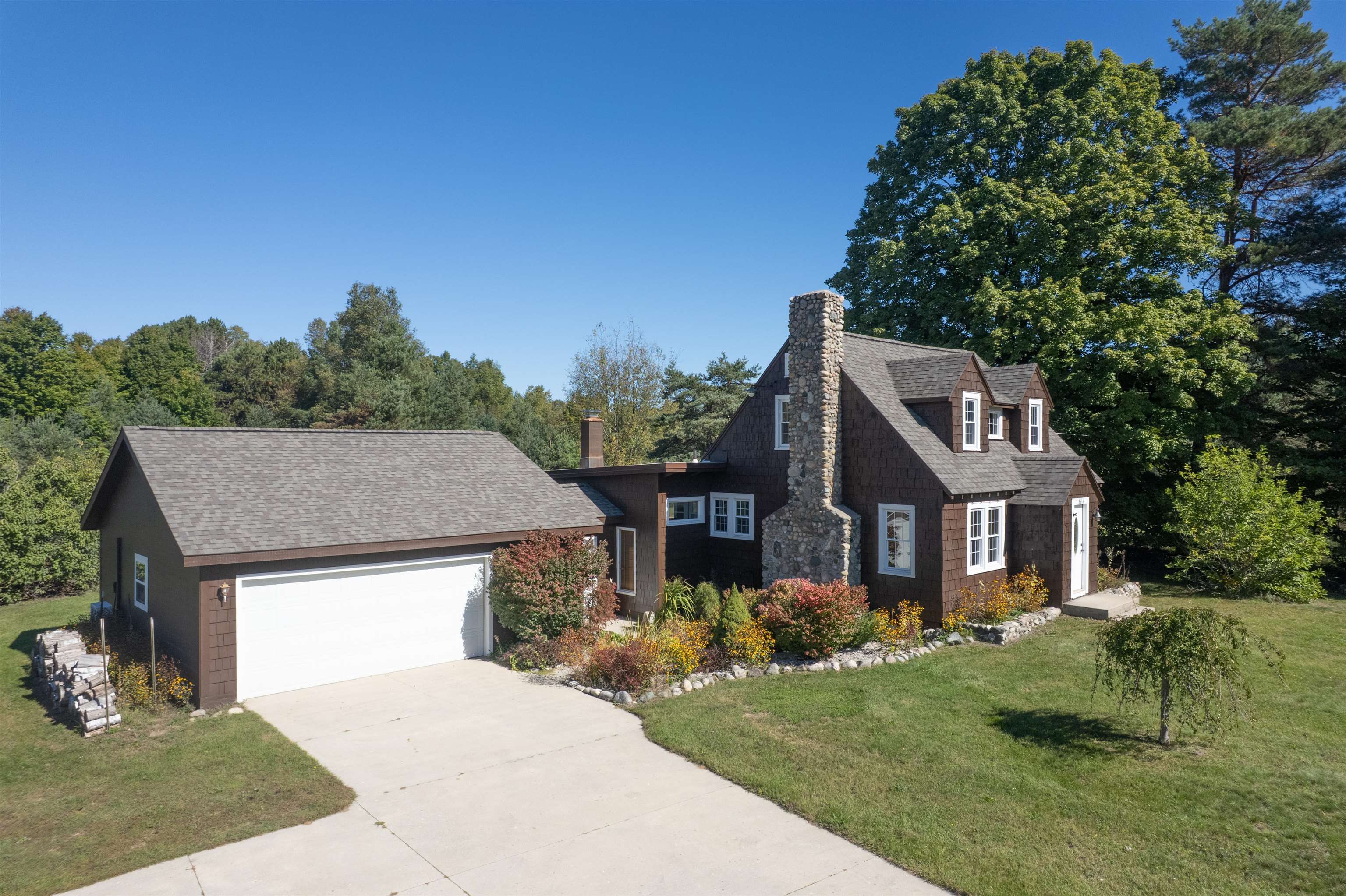8616 Cedar Run Road Traverse City, MI 49684 - Photo 6 of 54 1950965-45aff8ad-cd5b-4065-98b9-068ca02b9496.JPG
