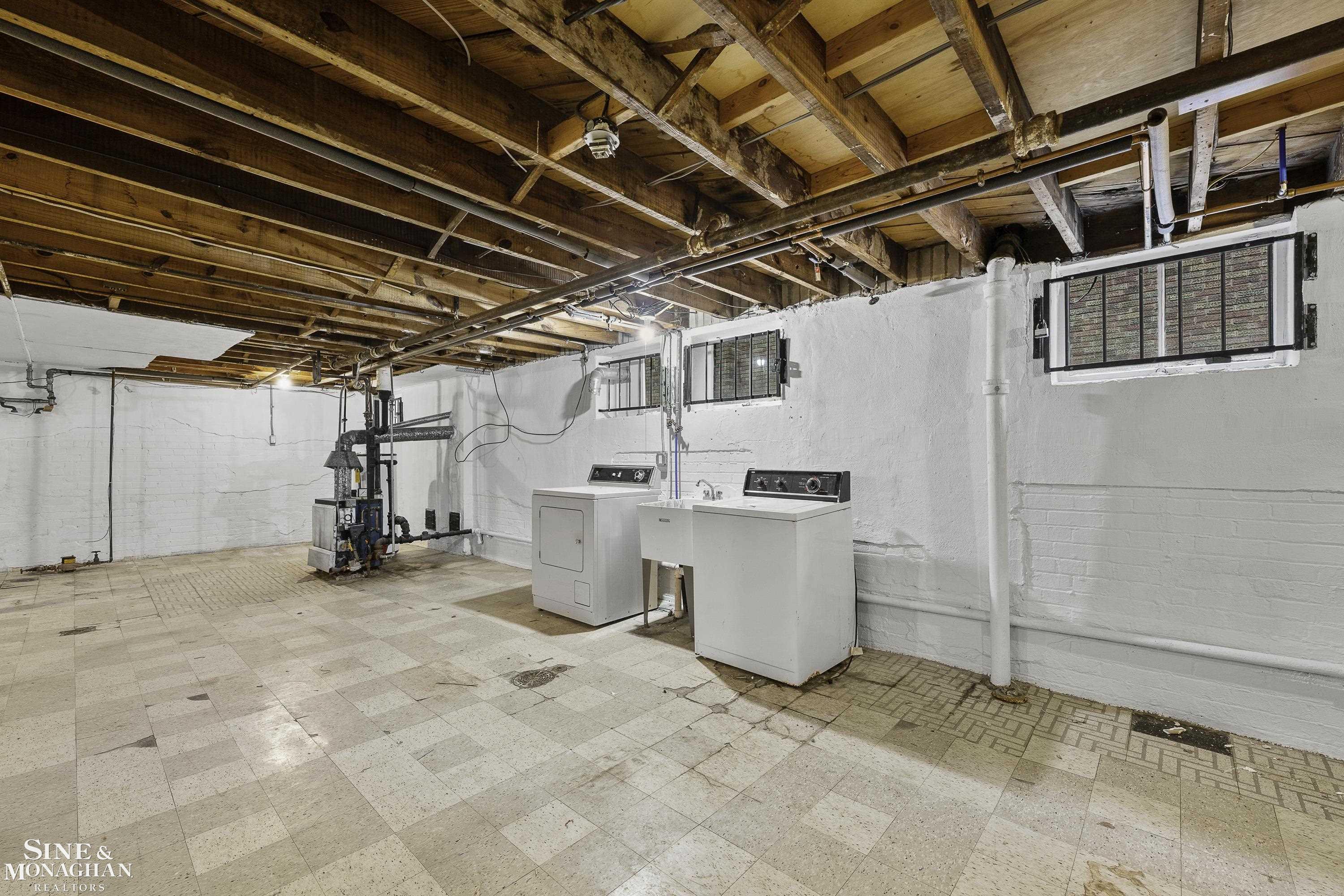 5109 Yorkshire Road Detroit, MI 48224 - Photo 25 of 35 50162098-fc597579-6470-4f72-ab93-73ad0abf1e5c.JPG