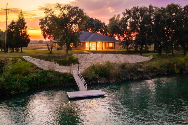 $1,099,000 | 22890 Blue Jay Lane, Anderson, CA 96007