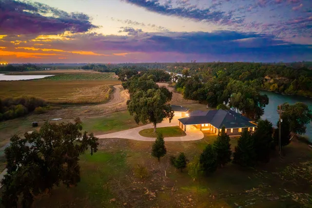 $1,099,000 | 22890 Blue Jay Lane, Anderson, CA 96007