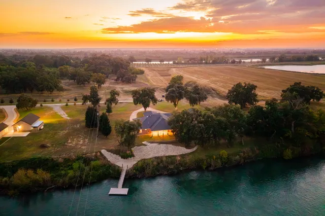 $1,099,000 | 22890 Blue Jay Lane, Anderson, CA 96007