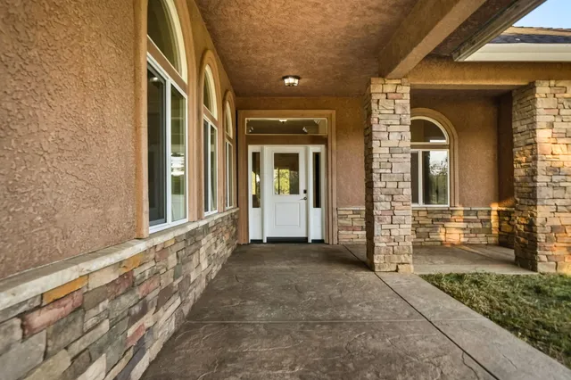 $1,099,000 | 22890 Blue Jay Lane, Anderson, CA 96007