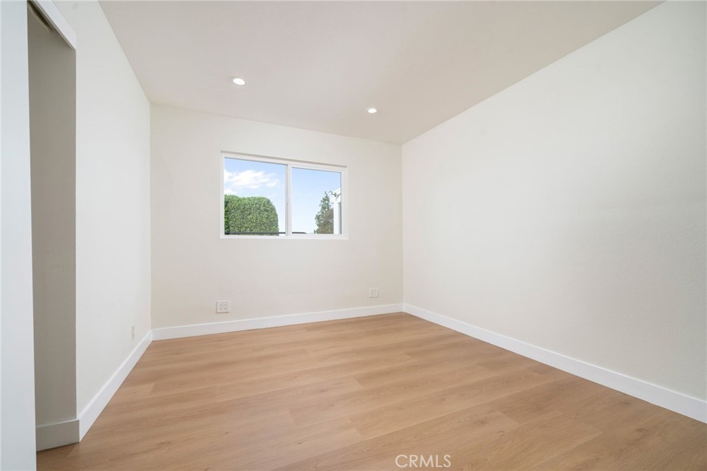 1153 Flintlock Road Diamond Bar, CA 91765 - Photo 7 of 16 an empty room with a window