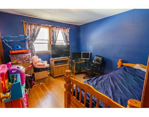 17 Francis Road Salem, MA 01970 - Photo 7 of 10 Gallery Image 7