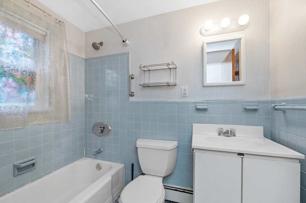 37 Upland Road Waltham, MA 02451 - Photo 16 of 28