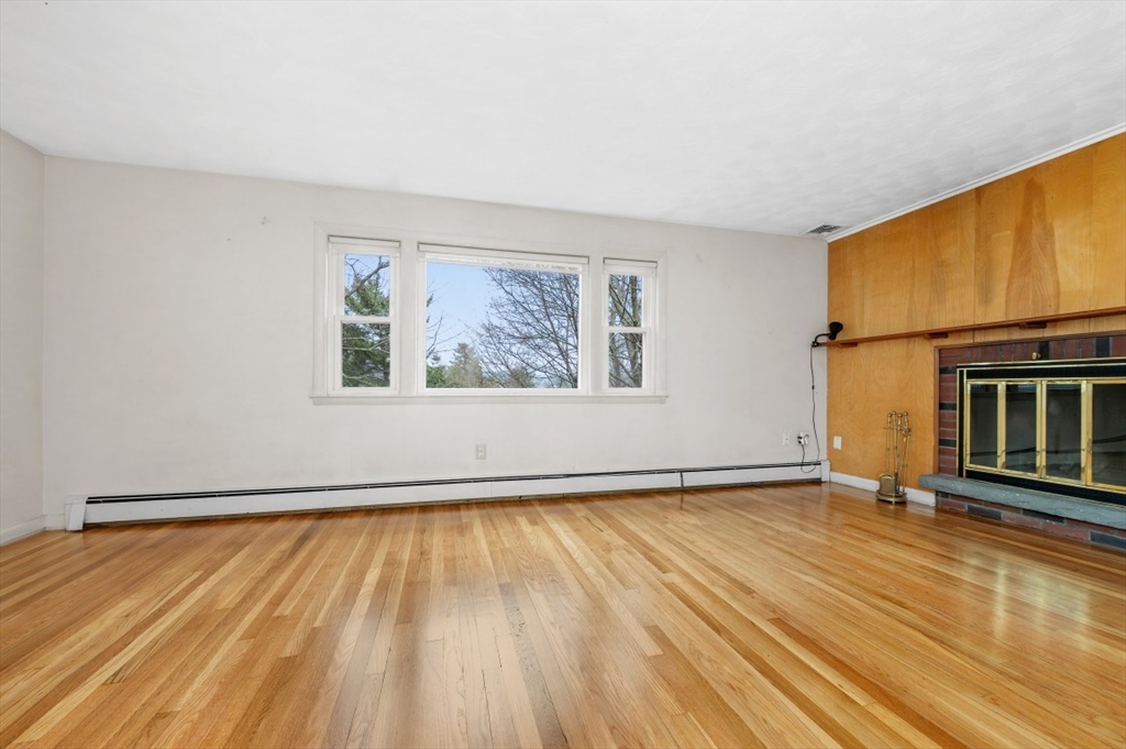 37 Upland Road Waltham, MA 02451 - Photo 9 of 28