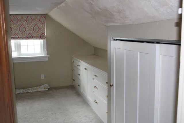 $2,800 | 7 High Street, Middlebury, VT 05753