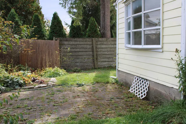 $2,800 | 7 High Street, Middlebury, VT 05753