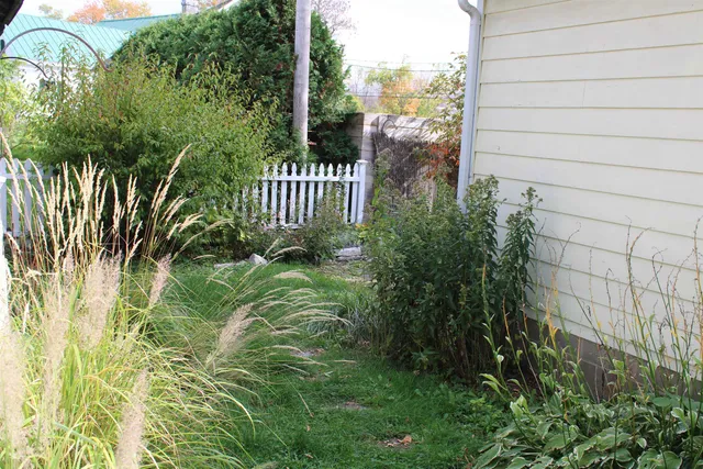 $2,800 | 7 High Street, Middlebury, VT 05753