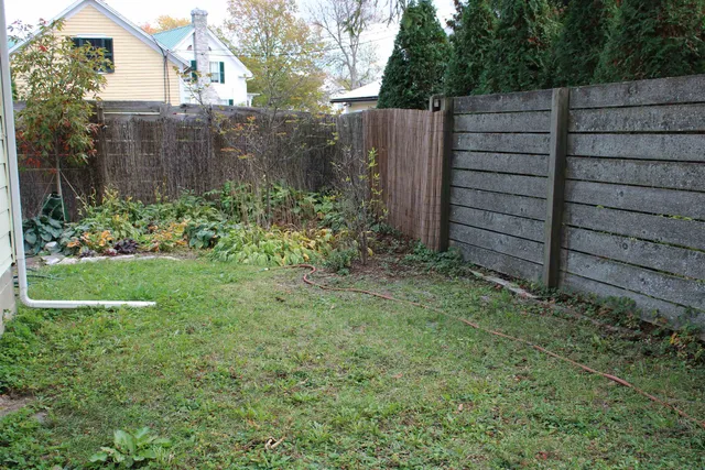 $2,800 | 7 High Street, Middlebury, VT 05753