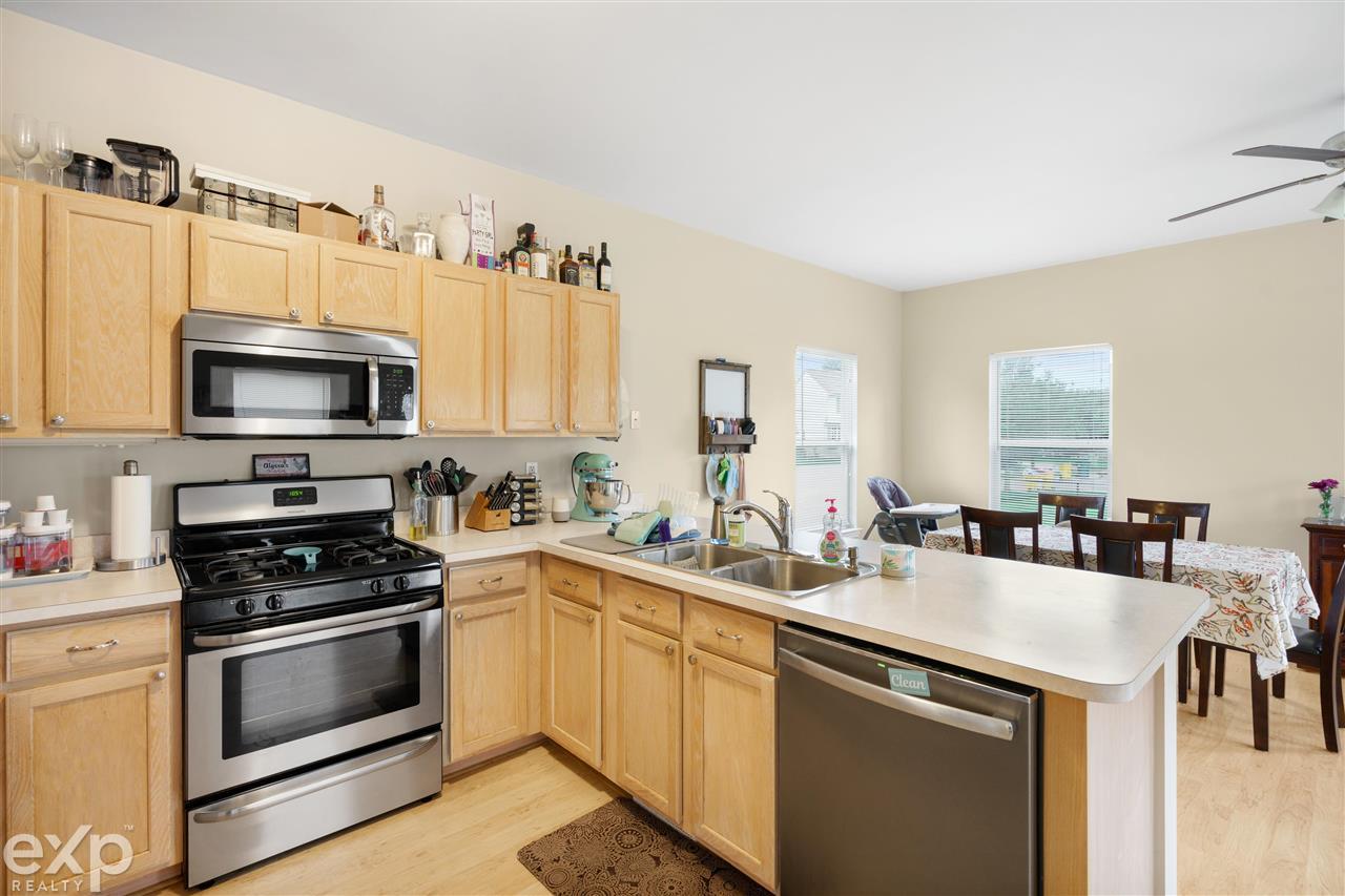 51845 Rivard Road New Baltimore, MI 48047 - Photo 9 of 34 50055937-8.JPG