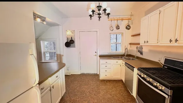 $1,450 | 1253 Ashland Avenue, St. Paul, MN 55104