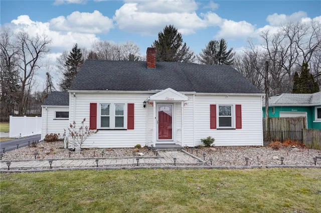 $289,900 | 11 Cardinal Drive, Chili, NY 14624