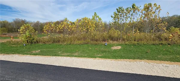 $279,900 | 2 Hidden Ridge Road, North Royalton, OH 44133