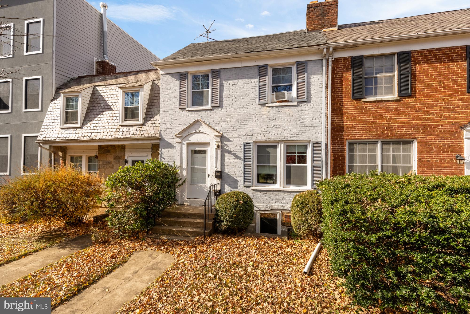 1710 37th Street Northwest Washington, DC 20007 - Photo 2 of 31