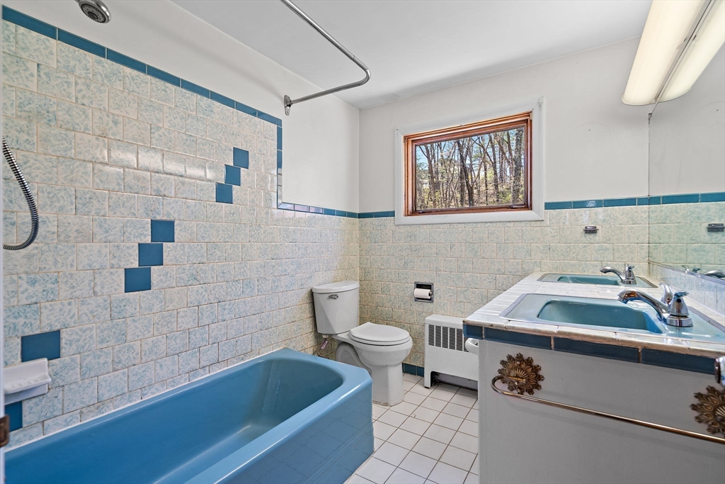 38 Collins Road Northborough, MA 01532 - Photo 22 of 42