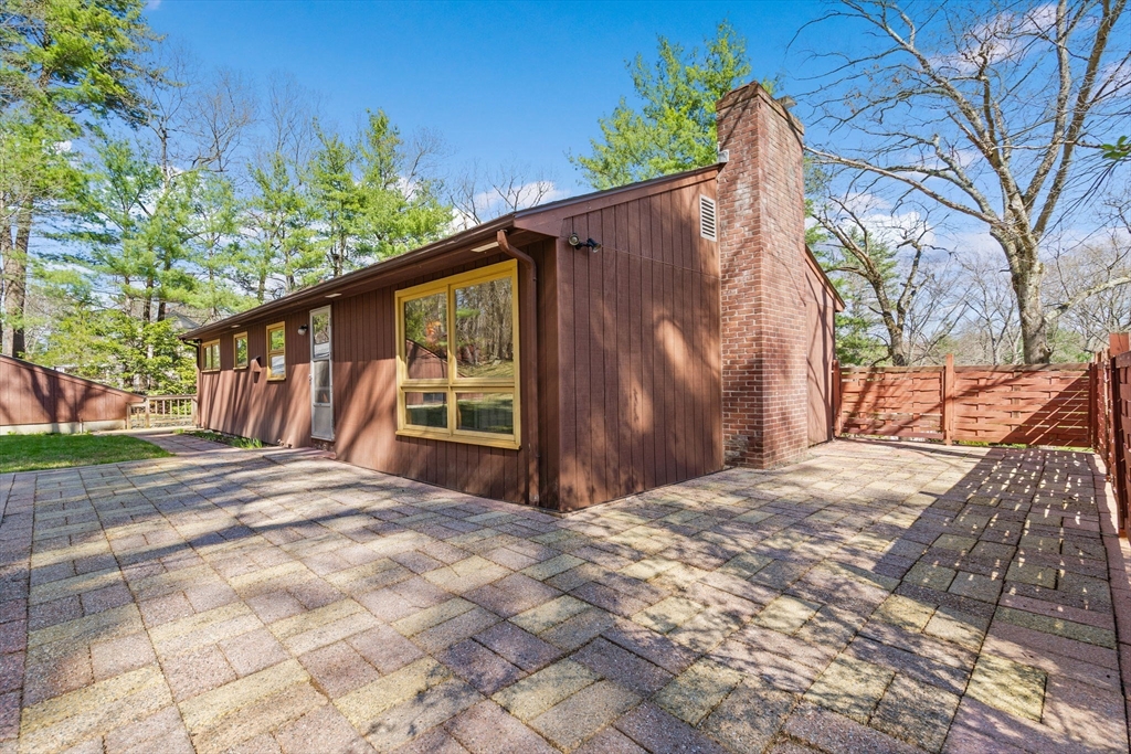38 Collins Road Northborough, MA 01532 - Photo 3 of 42