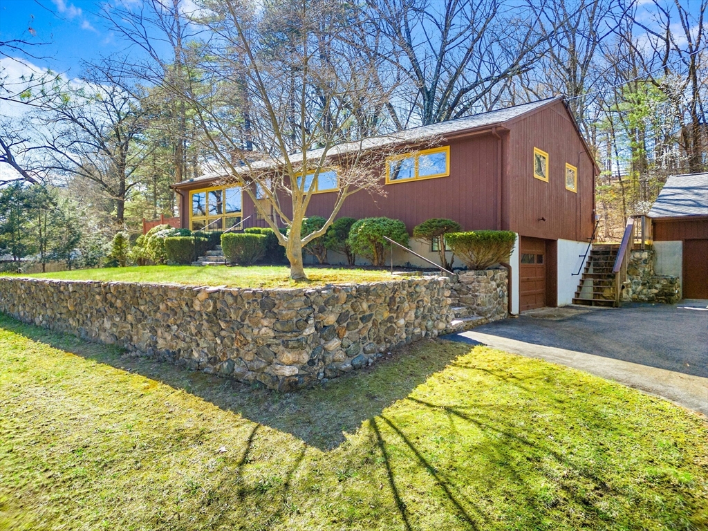38 Collins Road Northborough, MA 01532 - Photo 5 of 42