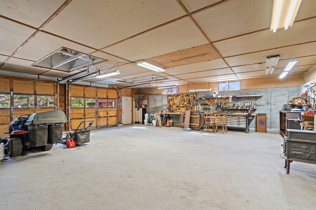 38 Collins Road Northborough, MA 01532 - Photo 8 of 42