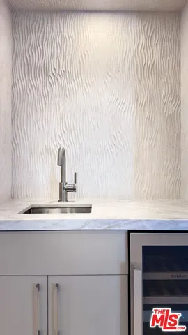 a close view of sink and tap