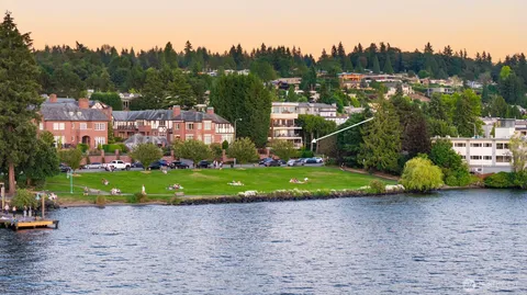 $1,550,000 | 6436 Lake Washington Boulevard Northeast, Unit 5, Kirkland, WA 98033