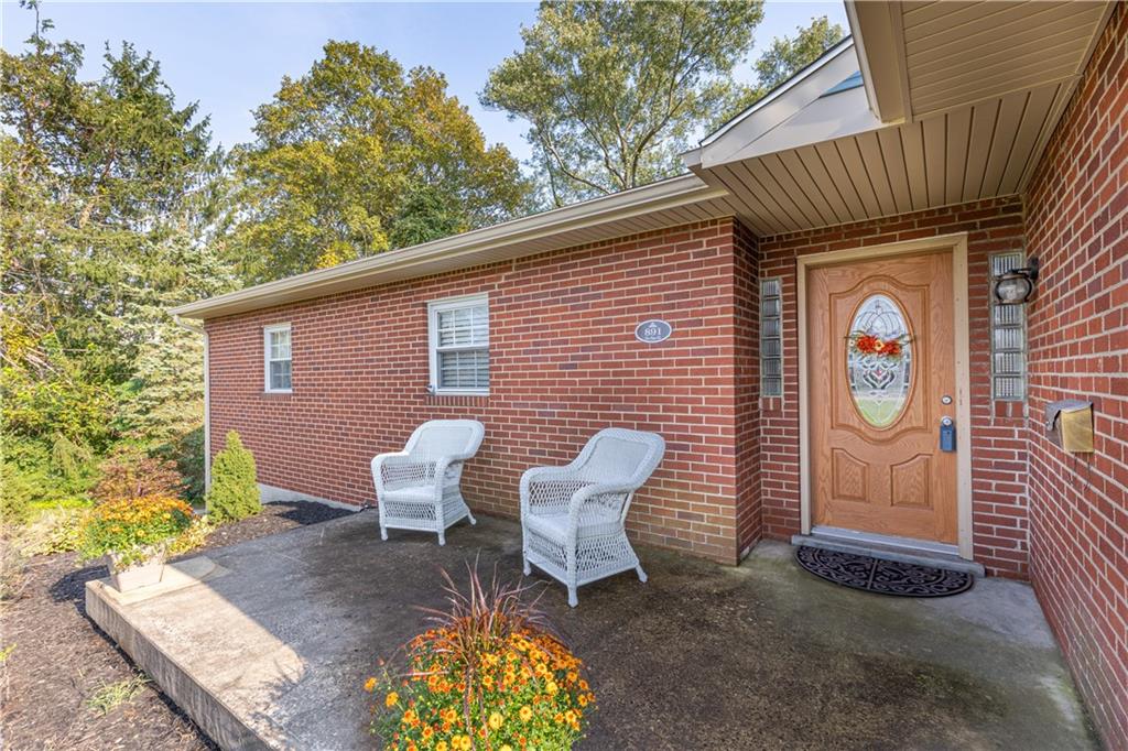 891 5 Pines Road North Huntingdon, PA 15642 - Photo 2 of 24 Gallery Image 2