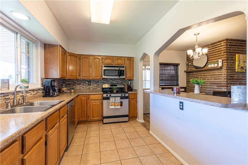 891 5 Pines Road North Huntingdon, PA 15642 - Photo 8 of 24 Gallery Image 8