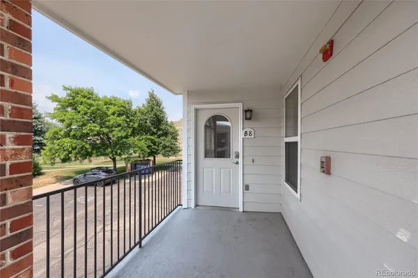 $1,995 | 1631 South Deframe Street, Unit B8, Lakewood, CO 80228