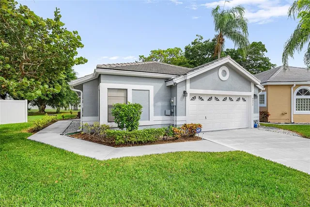 $3,250 | 8055 Burlington Court, Lake Worth, FL 33467