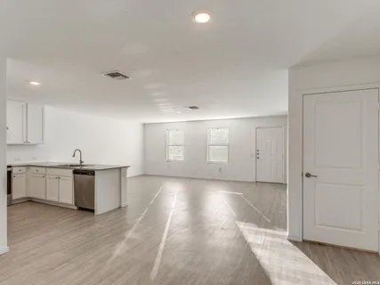 $220,000 | 13227 Furyk, San Antonio, TX 78221