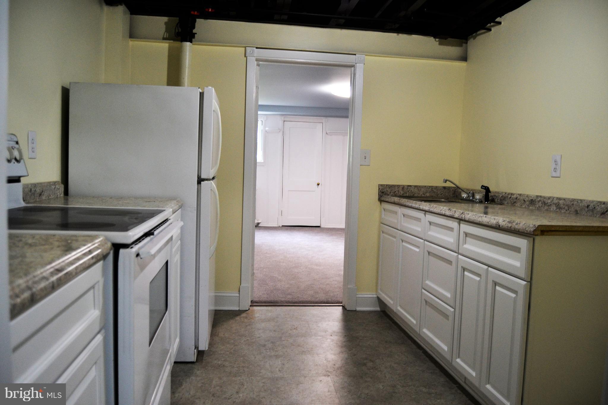 211 Westowne Road Baltimore, MD 21229 - Photo 28 of 30 Lower level kitchen for entertaining