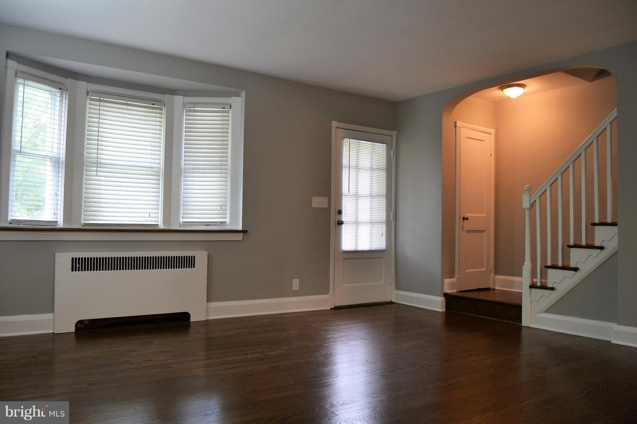 211 Westowne Road Baltimore, MD 21229 - Photo 4 of 30 Gleaming hardwood