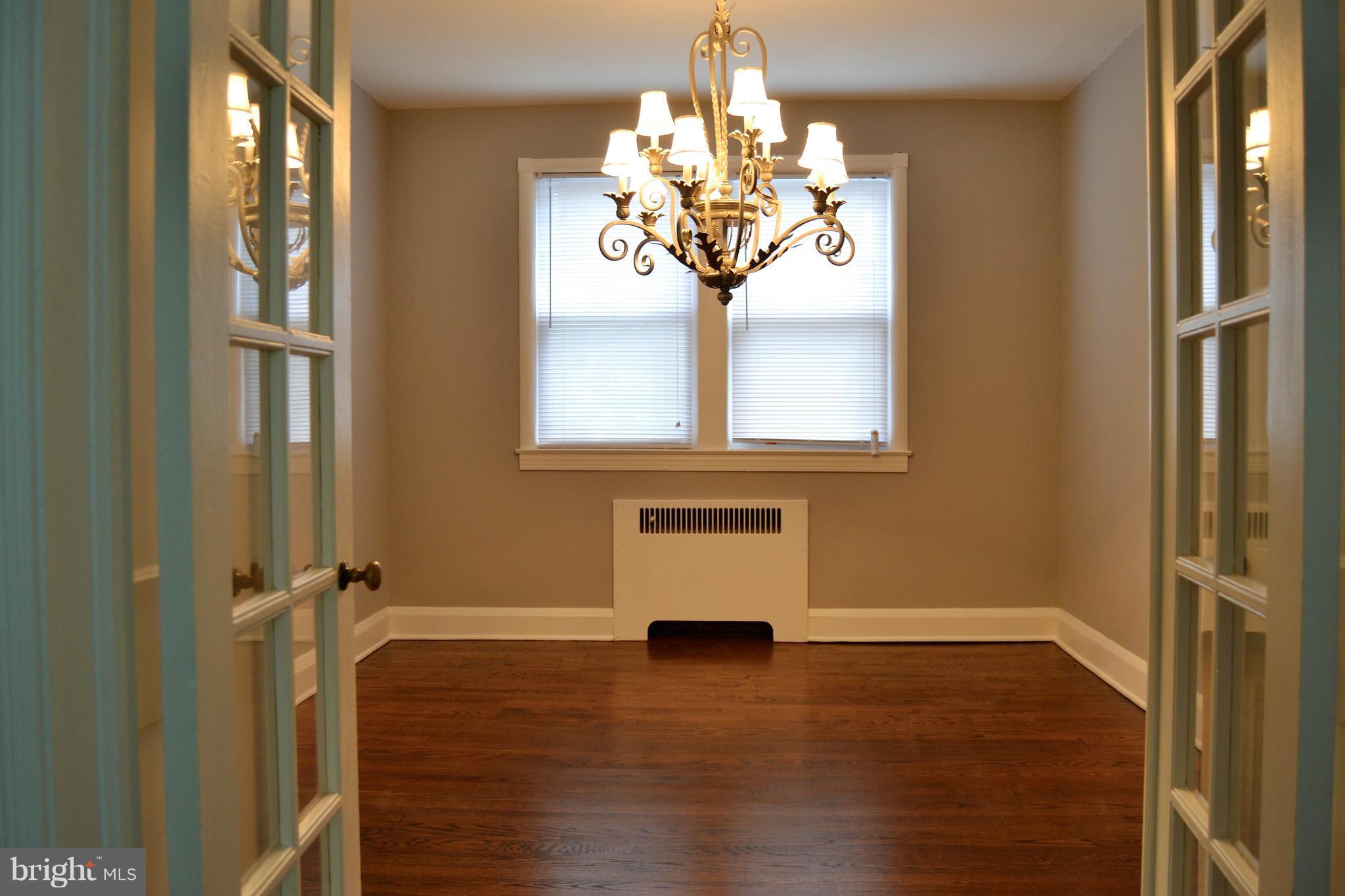 211 Westowne Road Baltimore, MD 21229 - Photo 6 of 30 French doors into dining room