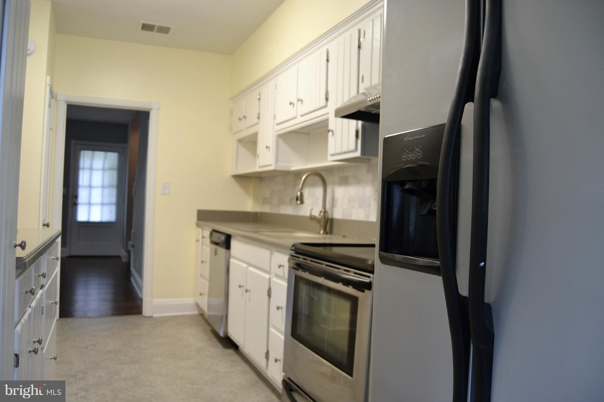 211 Westowne Road Baltimore, MD 21229 - Photo 10 of 30 Storage for everything