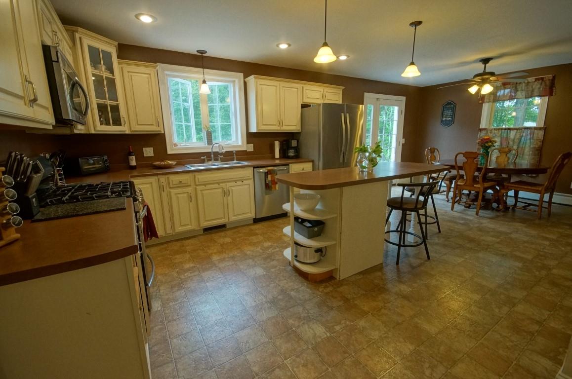 30 Damren Road Derry, NH 03038 - Photo 13 of 36
