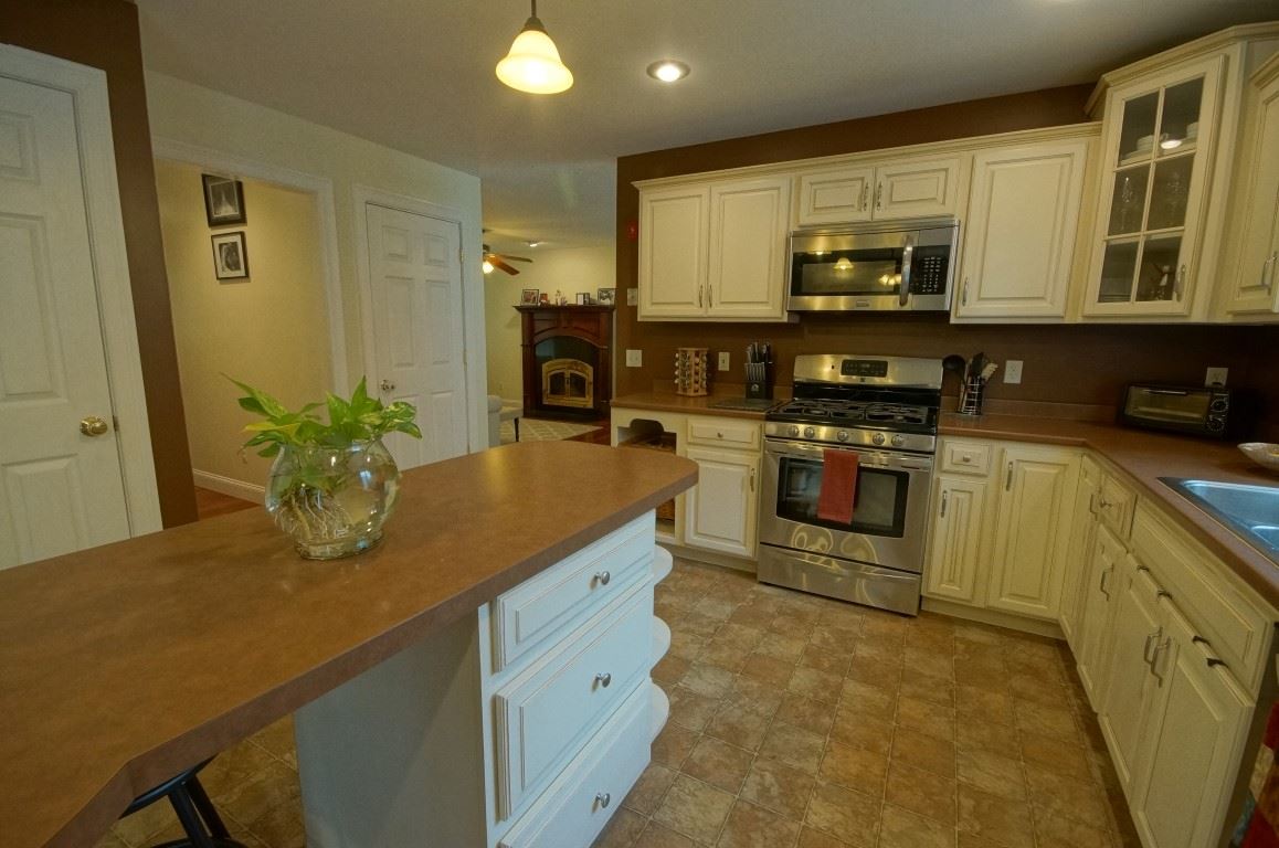 30 Damren Road Derry, NH 03038 - Photo 14 of 36