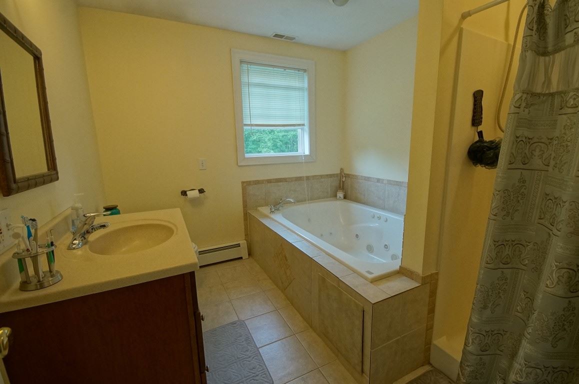 30 Damren Road Derry, NH 03038 - Photo 26 of 36