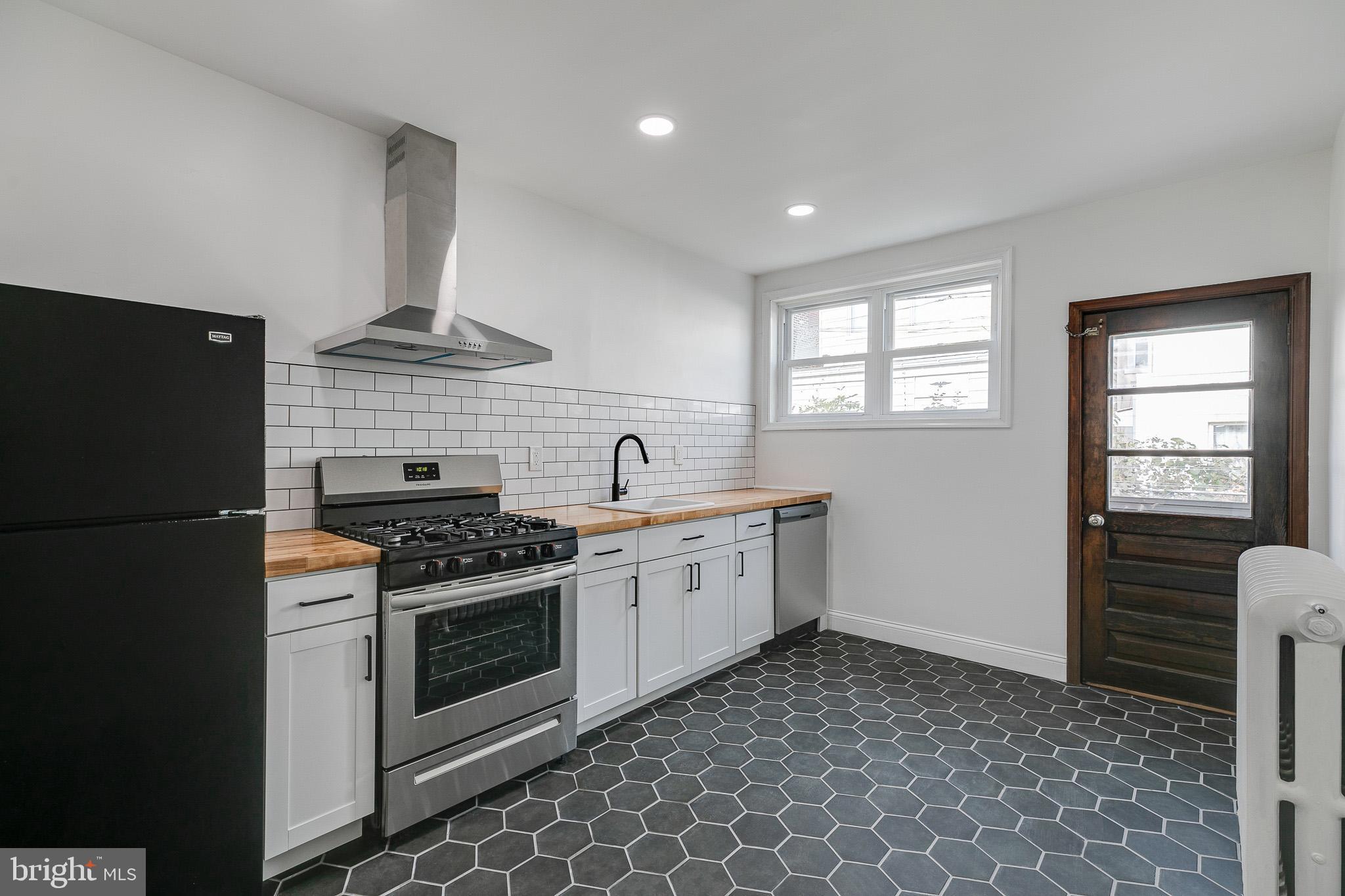 3174 Miller Street Philadelphia, PA 19134 - Photo 8 of 24