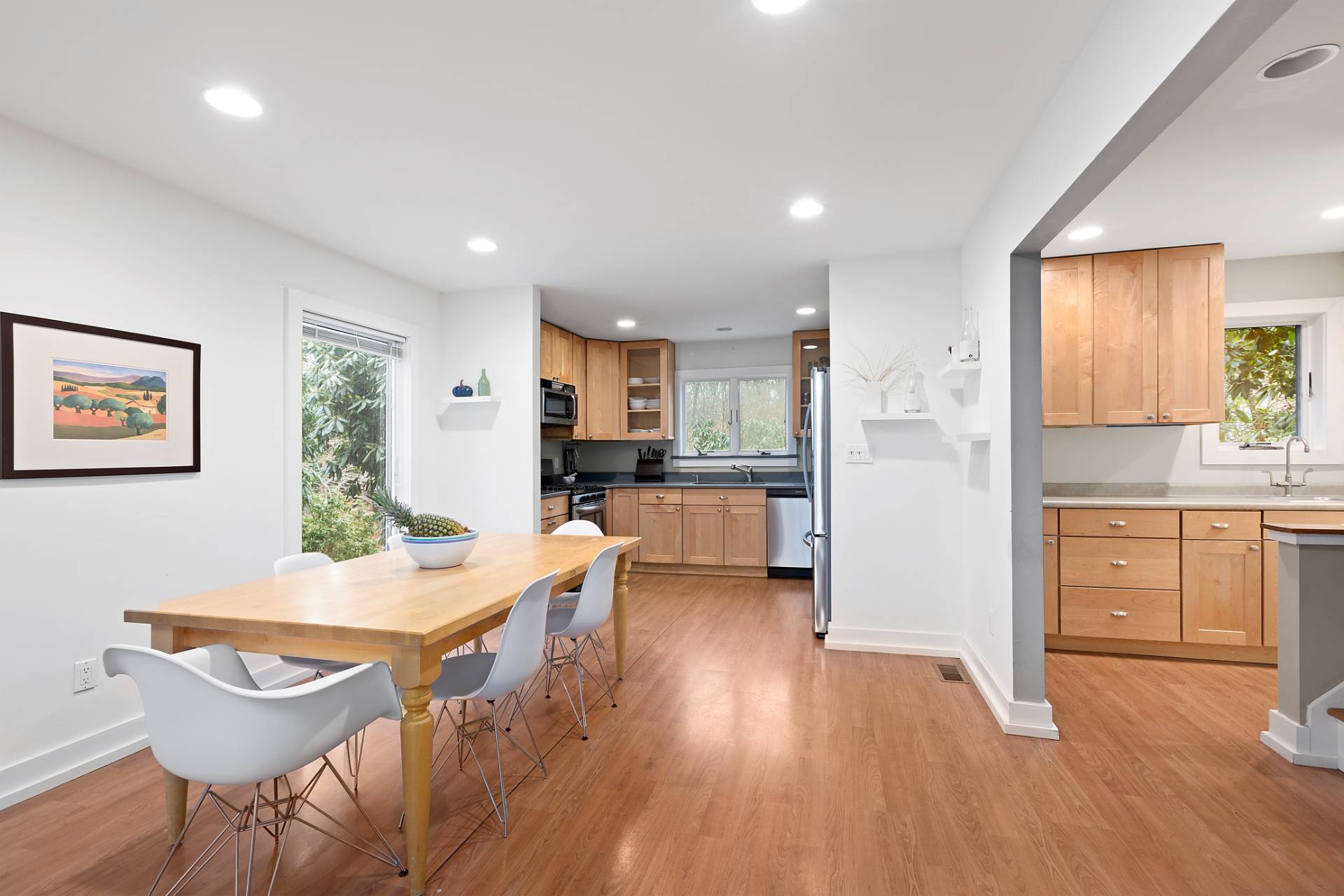 18 Renees Way East Hampton, NY 11937 - Photo 3 of 6 a kitchen with a table and chairs in it