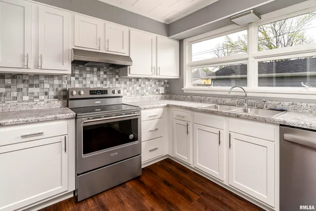 $149,000 | 810 East Main Street, West Frankfort, IL 62896