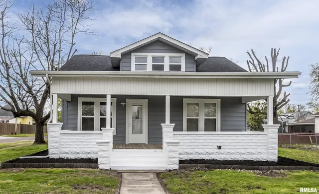 $149,000 | 810 East Main Street, West Frankfort, IL 62896