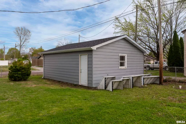 $149,000 | 810 East Main Street, West Frankfort, IL 62896