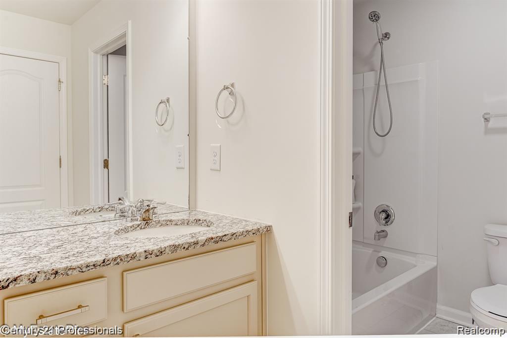 43646 Prospect Lane Novi, MI 48375 - Photo 23 of 39