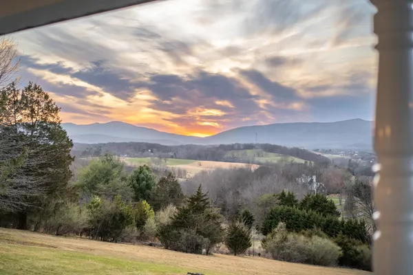 $748,900 | 173 Eastwood Drive, Staunton, VA 24401