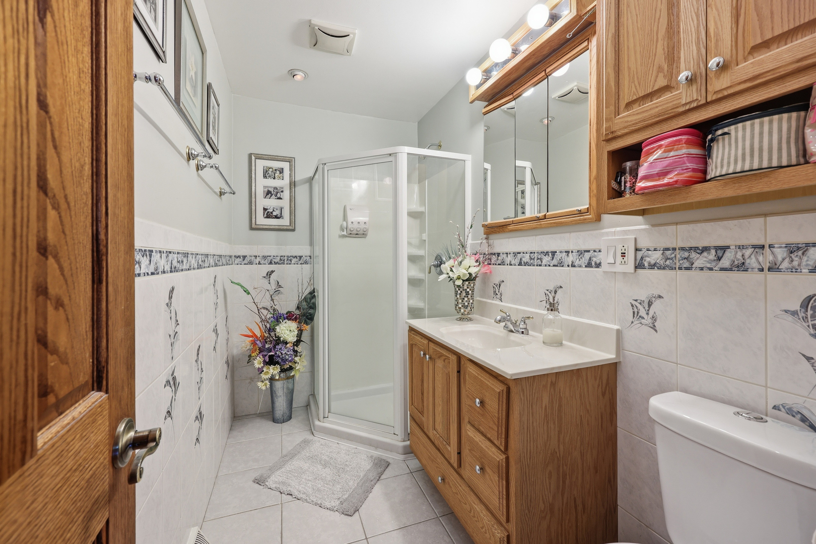 329 East Myrick Avenue Addison, IL 60101 - Photo 15 of 30 a utility room with cabinets washer and dryer